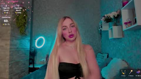holly_molly8 online show from November 2025 07:35:01 PM