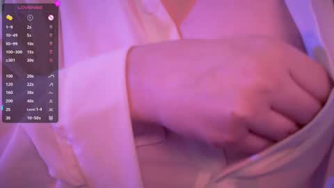 Snapshot of holly_molly_69 chatting on March 2026 03:06:02 AM Molly online show from March 2026 03:06:02 AM