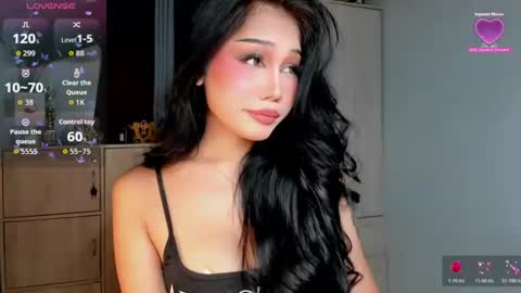 Snapshot of holly_preciousxx chatting on June 2026 08:48:01 PM Hi Im Precious online show from June 2026 08:48:01 PM