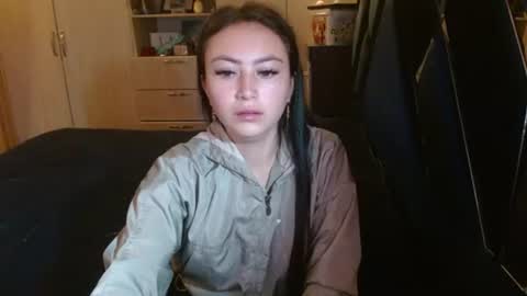 Snapshot of holly_rose69 chatting on June 2026 02:33:01 AM Holly online show from June 2026 02:33:01 AM