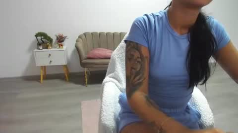 Snapshot of holly_wood18 chatting on June 2026 08:08:02 AM holly_wood18 online show from June 2026 08:08:02 AM
