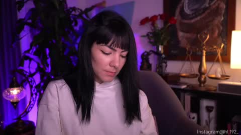 Holly Linder online show from February 2025 01:36:01 AM