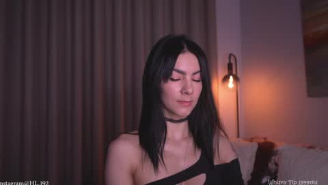 Holly Linder online show from March 2026 02:44:01 AM