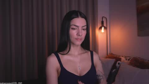 Holly Linder online show from April 2026 02:11:02 AM