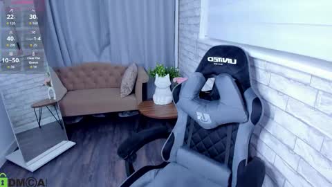 Holly online show from October 2025 08:26:02 AM