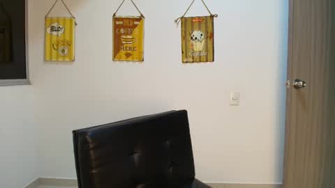 hollyshit_ online show from October 2025 01:52:02 AM