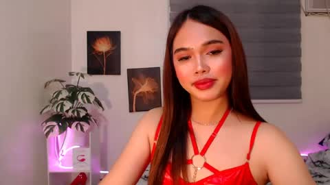 hollywoodstareme online show from July 2026 07:16:01 PM