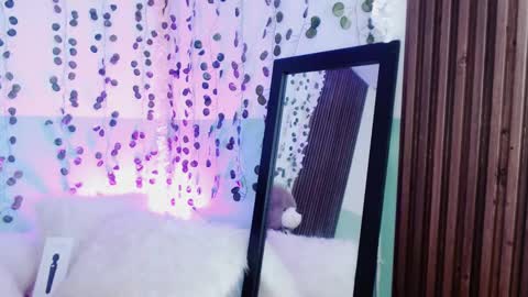 holly online show from December 2024 12:50:02 PM