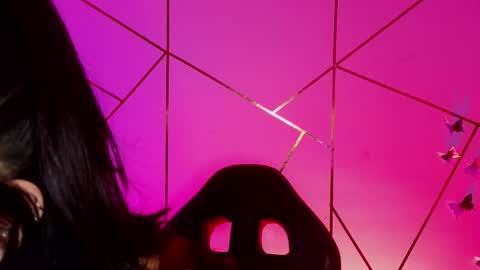 holly online show from March 2026 03:22:01 AM