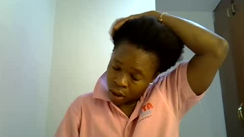 holy_ebony online show from June 2026 06:10:02 AM