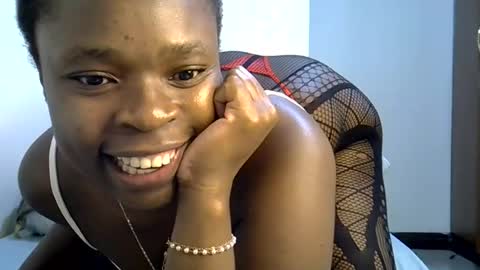 holy_ebony online show from June 2026 12:48:02 AM