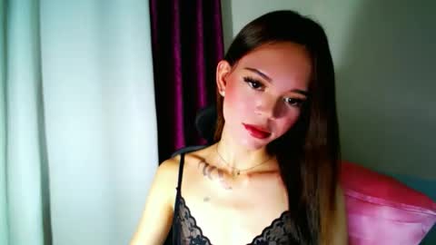 Snapshot of holy_maxine chatting on January 2026 03:05:02 PM holy_maxine online show from January 2026 03:05:02 PM