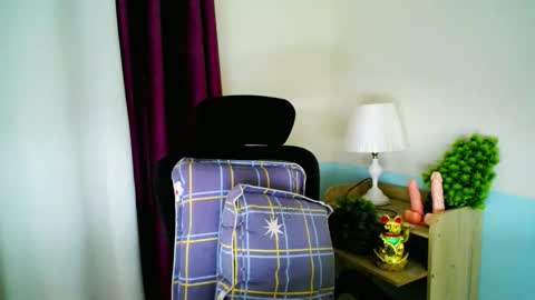 Snapshot of holy_maxine chatting on February 2026 09:34:01 AM holy_maxine online show from February 2026 09:34:01 AM