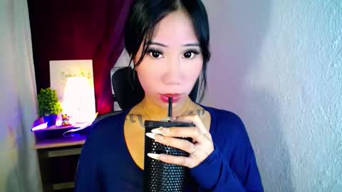 holy_samyx online show from October 2025 03:34:02 AM