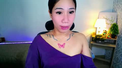holy_samyx online show from October 2025 01:37:02 AM