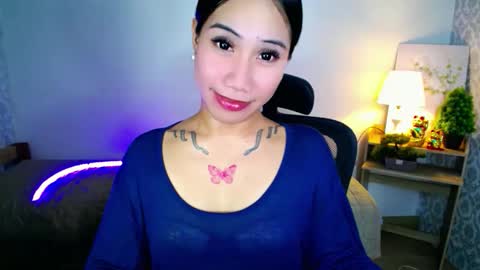 holy_samyx online show from October 2025 03:17:02 AM