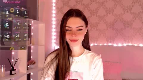 Mia online show from September 2025 03:38:02 AM