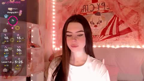 Mia online show from November 2025 03:52:02 AM