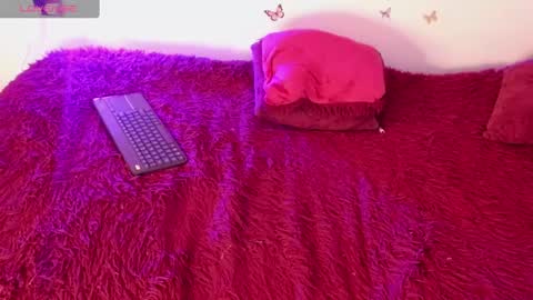 Snapshot of honey_buns_1 chatting on March 2025 02:23:02 PM mimi online show from March 2025 02:23:02 PM