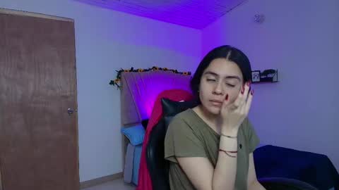 Snapshot of honey_buu chatting on September 2025 03:04:01 PM online show from September 2025 03:04:01 PM
