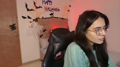 Snapshot of honey_buu chatting on October 2025 03:10:01 PM online show from October 2025 03:10:01 PM