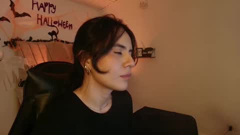 Snapshot of honey_buu chatting on October 2025 03:02:01 PM online show from October 2025 03:02:01 PM