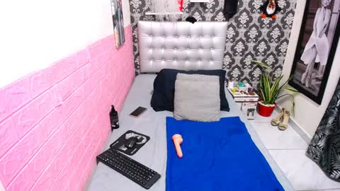 Snapshot of honey_channe chatting on December 2024 06:45:01 AM honey_channe online show from December 2024 06:45:01 AM