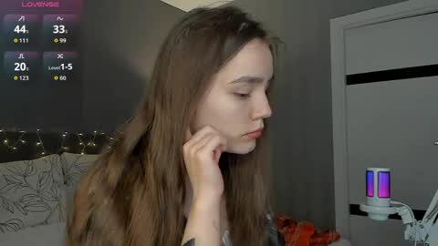 Snapshot of honey_chantal chatting on May 2026 07:29:01 PM Chantal online show from May 2026 07:29:01 PM