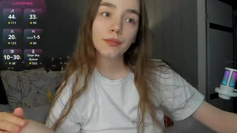 Snapshot of honey_chantal chatting on May 2026 07:30:02 PM Chantal online show from May 2026 07:30:02 PM