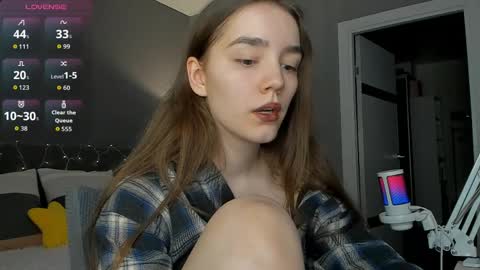 Snapshot of honey_chantal chatting on May 2026 07:41:01 PM Chantal online show from May 2026 07:41:01 PM
