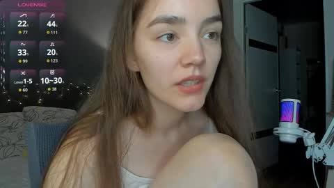 Snapshot of honey_chantal chatting on June 2026 09:04:01 PM Chantal online show from June 2026 09:04:01 PM