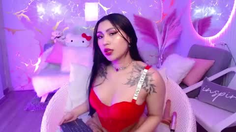 Snapshot of honey_doll_x chatting on April 2026 04:08:02 AM honey_doll_x online show from April 2026 04:08:02 AM