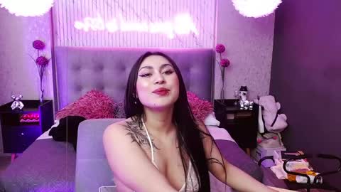 Snapshot of honey_doll_x chatting on May 2026 04:41:02 AM honey_doll_x online show from May 2026 04:41:02 AM