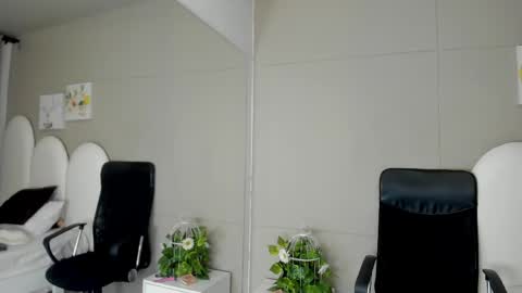 Snapshot of honey_hex_ chatting on May 2026 12:34:02 PM honey_hex_ online show from May 2026 12:34:02 PM