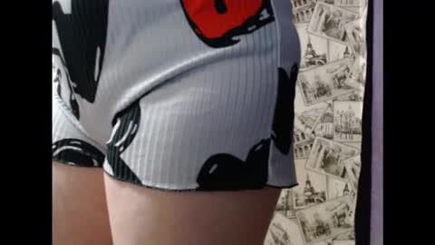 Lina online show from November 2025 06:18:02 PM