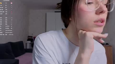 honey_peachy online show from May 2026 02:45:01 PM