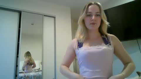 Snapshot of honeyblakex chatting on June 2026 04:04:02 AM honeyblakex online show from June 2026 04:04:02 AM