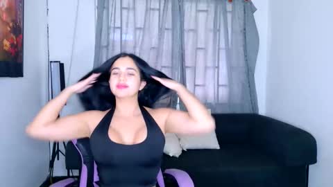 honeyboo_24 online show from April 2026 12:37:01 PM