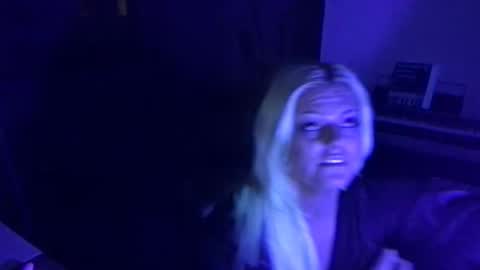 honeybuhnny online show from February 2026 02:06:02 PM