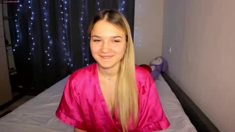 HoneyBunny  online show from March 2026 08:30:01 PM