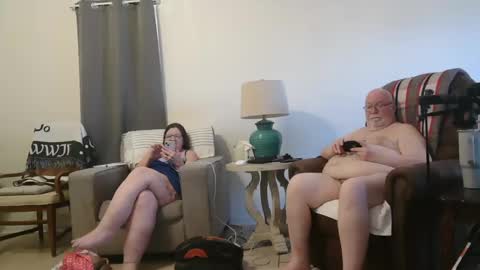 Snapshot of honeybuns344636 chatting on December 2024 06:48:01 PM Honey online show from December 2024 06:48:01 PM