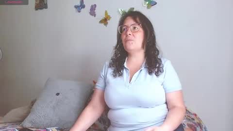 Snapshot of honeyhotpaty chatting on January 2025 06:45:02 PM sofia online show from January 2025 06:45:02 PM