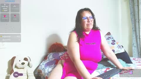 Snapshot of honeyhotpaty chatting on March 2025 09:37:01 PM sofia online show from March 2025 09:37:01 PM