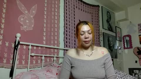 Snapshot of honeyruby chatting on May 2026 01:45:01 AM Ruby Sparks online show from May 2026 01:45:01 AM