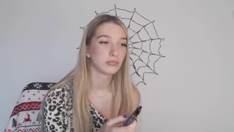 honeyveil online show from October 2025 01:34:02 PM