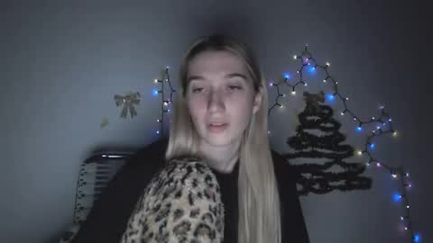 honeyveil online show from January 2026 05:27:02 PM