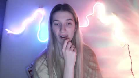 honeyveil online show from March 2026 12:44:02 PM