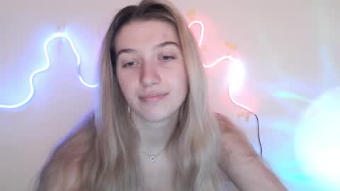 honeyveil online show from March 2026 12:38:02 PM