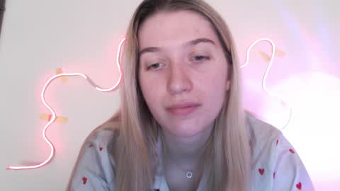 honeyveil online show from April 2026 10:57:02 AM