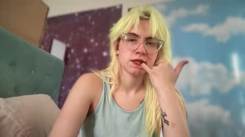 Emi Rose online show from November 2025 07:13:01 PM